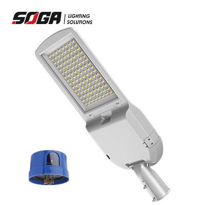 China Multi Functional Motion Sensor LED Parking Lot Light With 5000K Cool White Color Temperature Te koop