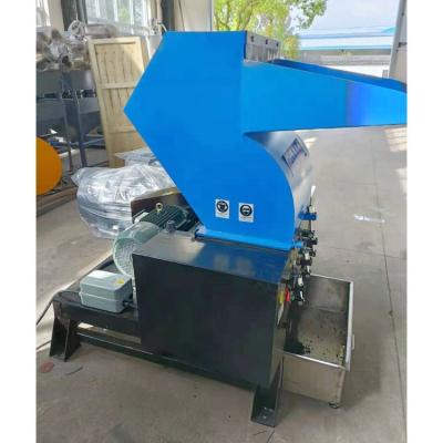 China To crush plastic bottles factory sale plastic pet bottle shredder machine directly for sale