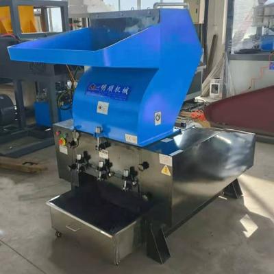 China To crush plastic bottles factory sale plastic pet bottle crusher machine cost directly for sale