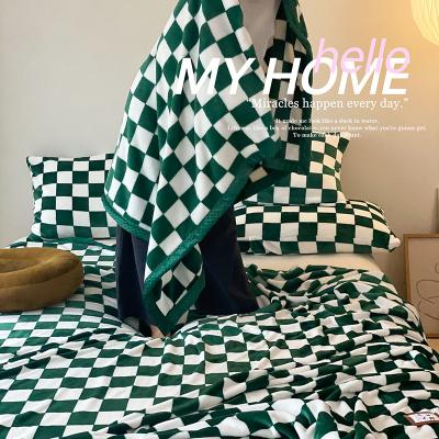 China China Wholesale PORTABLE Microfiber Blanket For Winter Airplane Throw Blanket Mink Plaid Japanese Blankets for sale