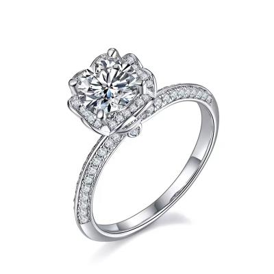 China Sporty Custom S925 Silver 0.5 Carat 6.5mm GH Color Moissanite Round Lab Diamond Engagement Rings for sale