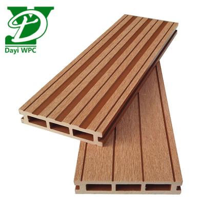 China Decking de madera y plástico moderno y duradero en venta