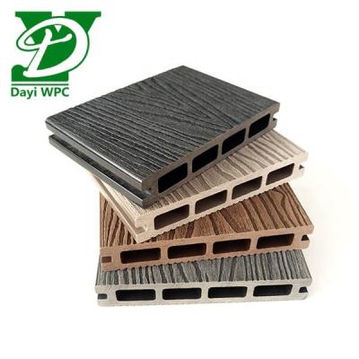 China Decking de madera de plástico compuesto de madera en relieve impermeable de alta calidad en venta