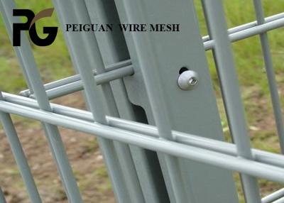 China Pulverize cerca de fio dobro revestida, fio Mesh Fencing do gêmeo da conservação à venda