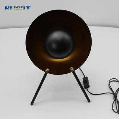 China Modern Home Decor Furniture Bedroom Tripod LED Lighting Fixtures Desktop Solar Modeling Table Lamp E27 for sale