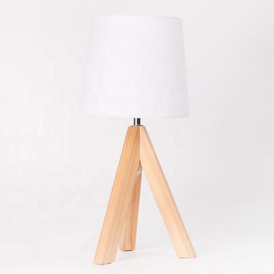 China Craft Modern Home Hand Fabric Shade Reading Tripod Wooden 3 Leg Desk Decorative Table Lamp for sale