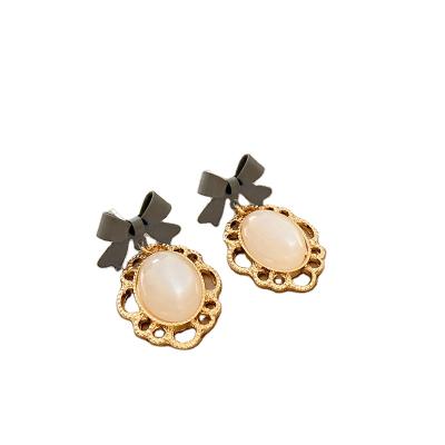 China 925 Environmentally Friendly Rose Pearl Star Diamond Geometric Needle Korea Personality Simple Gold Silver Retro Popular Earrings Girl Stud Earrings for sale