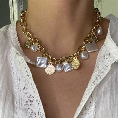 China New Style Environmentally Friendly Baroque Exaggerated Natural Pearl Necklace 18K Gold Chain Clavicle Charms Necklace Jewelry for sale