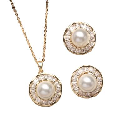 China Environmentally Friendly Vintage Palace Shell Pearl Necklace Earrings Set Female Fashion Temperament Zircon Shell Pearl Set Banquet Ornaments Jewelry Set for sale