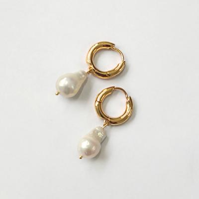 China Wholesale Luxury Baroque Freshwater Gold Plated Jewelry Drop Pearl Earrings Women Style TRUE Pearl Circle Earrings For Ladies for sale