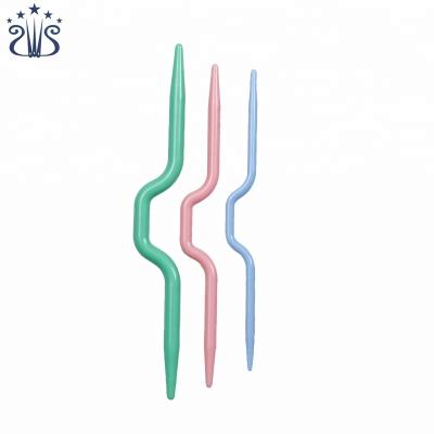 China DIY Knitting Sweater Needle Tool Hand Twist Needle Plastic Knitting Knitting Needles for sale