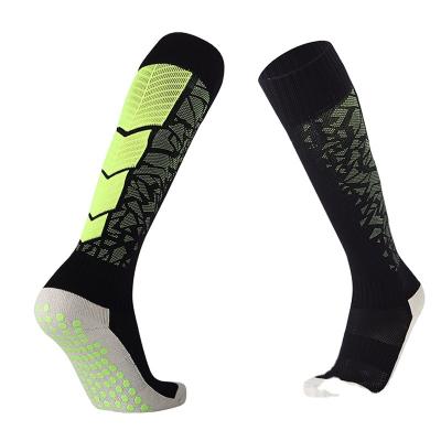 China Breathable Pay Attention To Details Terry Cushion Knee High Cotton Grip Socks For Competitive Sports for sale