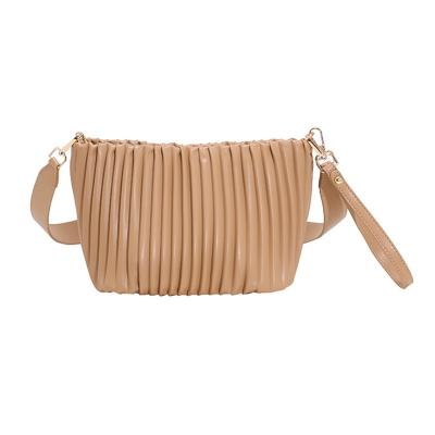 China Fashion Ladies Waterproof Bucket Bag Messenger Bag Large Capacity Casual Soft Pleated Texture Shoulder Bag Premium Handbag For Women for sale