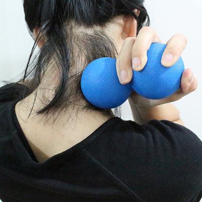 China Myofascial Release Physiotherapy Tissue Yoga Double Ball Massager Acupoint Point Therapy Neck Massager Double Ball Deep Band Mini Massage Ball for sale