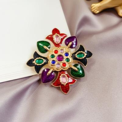 China Wholesale Color Enviroment Friendly Antique Treasure Luster Drop Symmetry Geometric Brooch Pin for sale