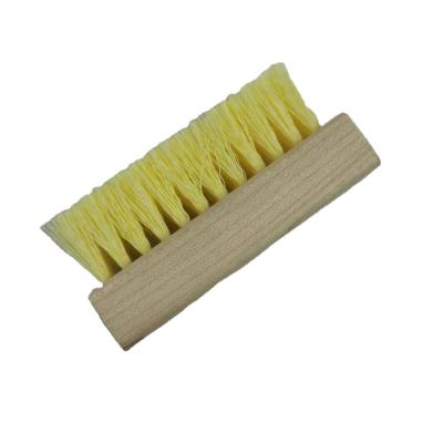 China Yellow Wavy Handle Clean High Quality Corrugated Wooden Shoe Wire Brush Good Quality Shoe Tool Cleaning Tools for sale