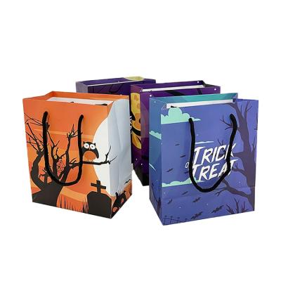 China OEM Recyclable Factory Wholesale Customizable Trick or Treat Halloween Gift Bag with Handle, Carry Paper Bag Halloween for sale