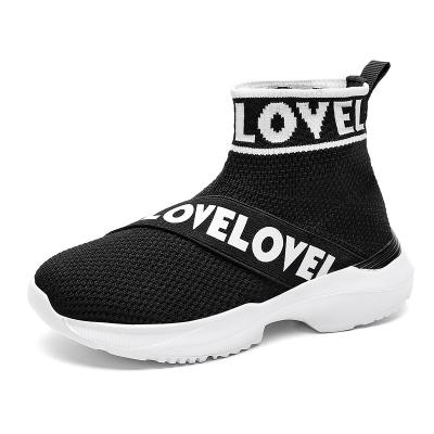 China Quick-drying fashion sports socks shoes for men sports brand fashion sport shoes men sneakers for sale