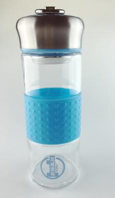 China Healthy Glass Reusable Water Bottle With Metal Lid , Heat / Cold Resistance for sale