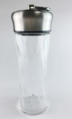 Cina Bottiglie di acqua di vetro riutilizzabili di forma sana di torsione, cappuccio del metallo della bottiglia di acqua del borosilicato in vendita