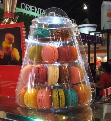 China Small 4 Tier Portable Plastic Macaron Packaging 25cm Plastic Macaron Tower for sale