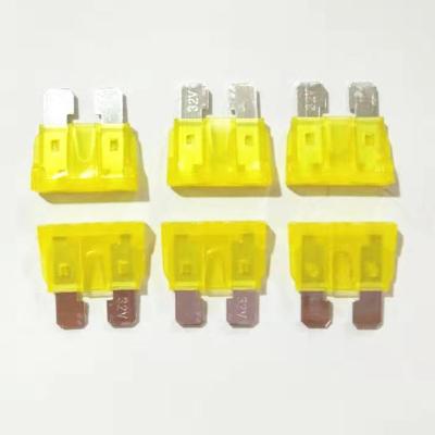 China High Quality LOW VOLTAGE Fuse 32 Voltage 20 Amp Yellow Blade Fuse for sale