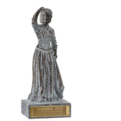 China High Quality Europe Resin Statue Lady Holding Lamp Memorize Florence Nightingale Statue for sale