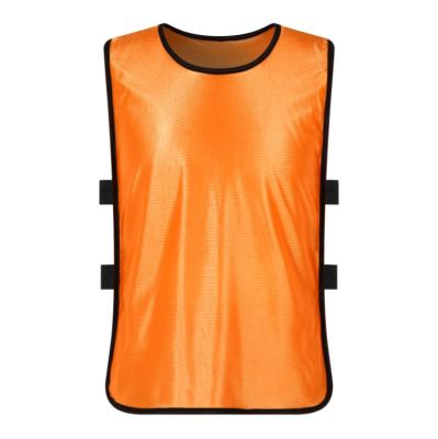 China 2021 New Breathable Logo Printing Sports Wear Orange Black Green Yellow Red Blue Pink Soccer Training Mesh Vests Bibs Soccer Bibs for sale