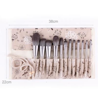 China Skin-Friendly Cosmetic Brushes Case Professional Foundation Powder Makeup Blending Brushes for sale