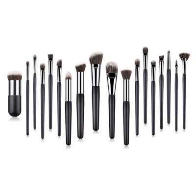 China Professional Designer Skin-friendly Makeup Brush Sets 18Pcs Makeup Brush Sets for sale