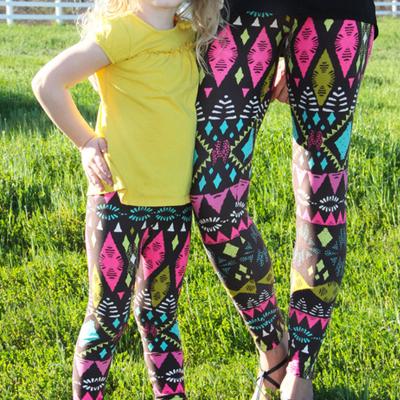 China Anti-Static Wholesale Custom Printed Leggings Printing Classic Flower Leggings Pants Girls Leggings for sale