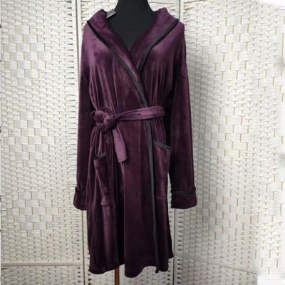 China El pijama de color morado oscuro de las mujeres fijó/vestido/las albornoces el dormir para el invierno en venta