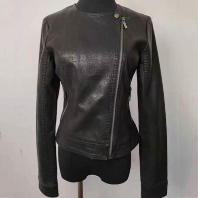 Chine Amincissez les vestes convenables de dames de mode, veste en cuir de Faux noir de short à vendre