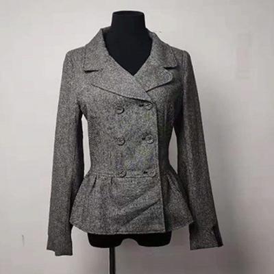 China Die zufälligen Blazer der dünnen Frauen, drehen unten zweireihige graue Wolljacke zu verkaufen