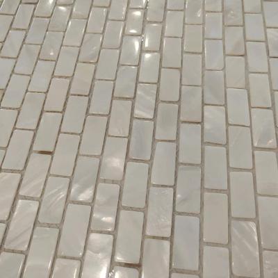 China Natural White Seamless Pearl Shell Square Mosaic Bathroom Backsplashes Flooring Motherboard for sale