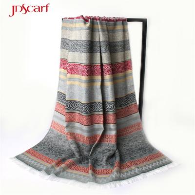 China Cheap Custom Polyester Mexican Peruvian Jacquard Ladies Jacquard Ponchos For Women for sale