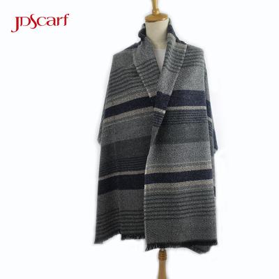 China Classic Winter Cashmere Poncho Warm Men's Poncho Peruvian Wool Woven Alpaca Scarves Capes Ponchos for sale