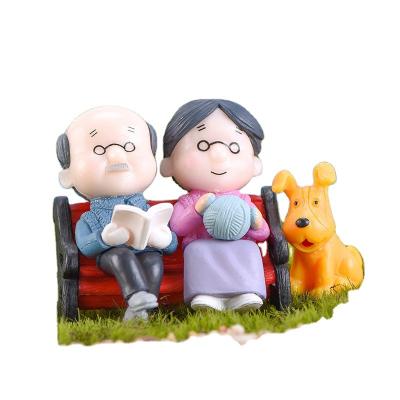 China 3D Europe Elder People Doll Figure Set For Gift Box Lover Couple Figurines Miniature Plastic Car Cartoon Ornament Craft Desk Decor for sale