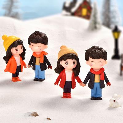 China Europe Winter Scarf Lover Couple 3D Doll Action Figure For Miniature Car Ornament Craft Boy Girl Gift Box PVC Desktop Decor for sale