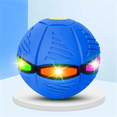 China Hot Selling Novelty Flying UFO Flat Ball Novelty Flying Flat UFO Ball Toy With Deformable Light Kids Magic Duct Flying Ball Toy for sale