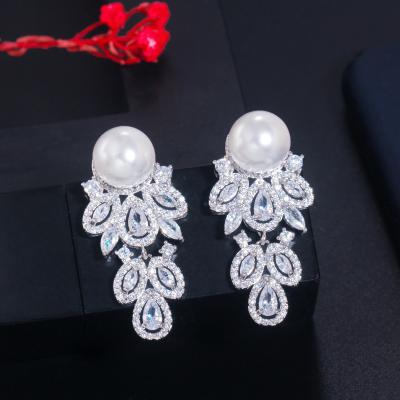 China 2022 FASHIONABLE White Zircon Crystal Women Earrings Necklace High Quality Dubai Wedding Bridal Jewelry Sets for sale