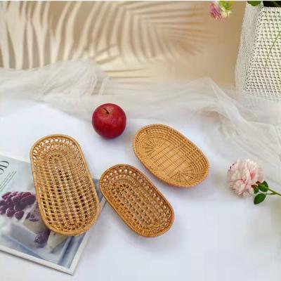 China Small Viable Drainable Kitchen Dish Tray Rattan Towel Tray Kitchen Utensil Shelf Glass Shelf Bathroom Towel Storage Basket for sale