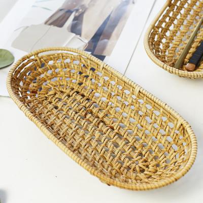 China Large Towel Shelf Bathroom Towel Storage Glass Basket Kitchenware Shelf Drainable Kitchen Rattan Towel Tray Utensil Tray for sale