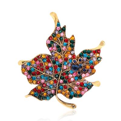 China 2019 Fashion Jewelry Maple Leaf Pins Scarf Clip Collar Enamel Trendy Women Accessories Pin Brooches for sale