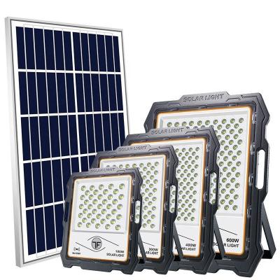 China Lumen Jardim ao ar livre Ip65 Sensor de movimento de segurança LED Luz solar de inundação 300W à venda