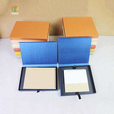 China Recycled Materials China Custom Paper Gift Box , Gift Card Box With Magnetic Closure for sale