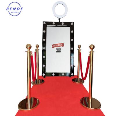 China 2022 Portable Magic Mirror Booth Mirror Photo Booth Outdoor Wedding Magic Machines for sale