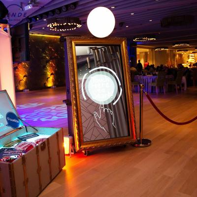 China 2022 Outdoor Popular Portable Mirror Booth Wedding Mirror Photo Booth Magic Mirror Photo Booth Machine for sale