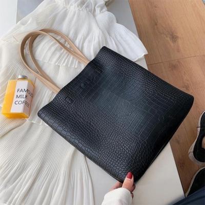 China 100% eco-friendly/light/simple and elegant cheap fashion PU handbag for ladies custom handbags are available for wholesale and retail for sale