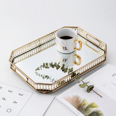 China Luxury Hotel Gold Wine Glass Tray Around Storage Decor Mirror Tray Luxury Glass With Hand for sale